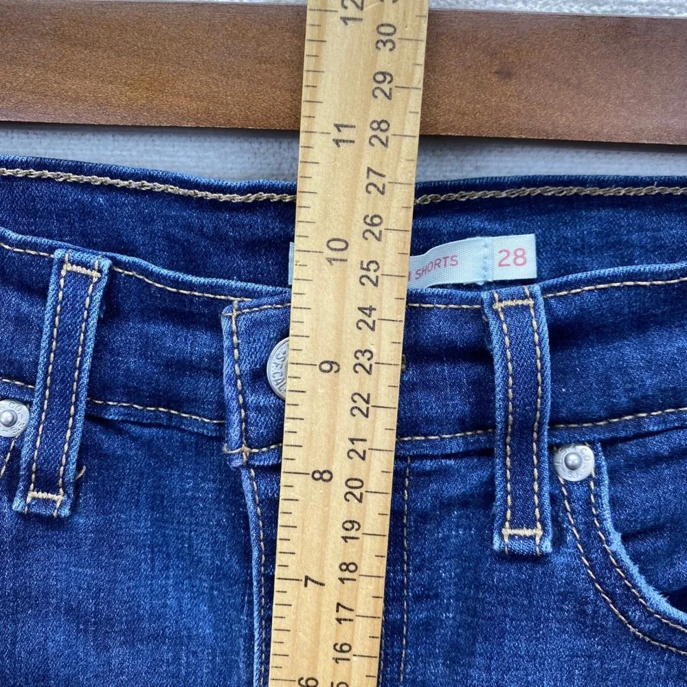 Levi's Mid Length‎ Shorts Womens 28 Dark Wash Blue Denim Cuffed (28.5x4)